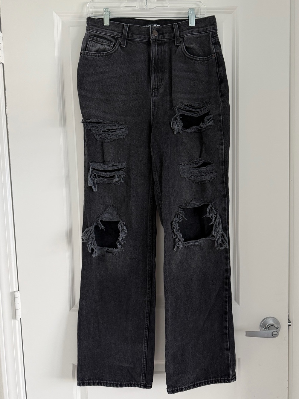 Fashion Nova Black Distressed Straight-Leg Jeans